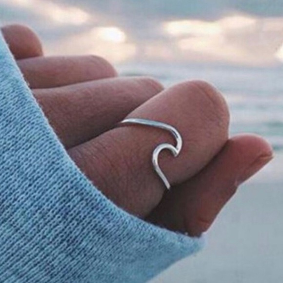 Ocean Dreams Jewelry - ‼️LAST ONE‼️Silver Ocean Wave Ring 💕